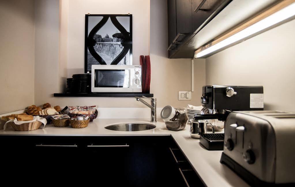 Bed and Breakfast Sotto Il Sole Di Roma Екстер'єр фото