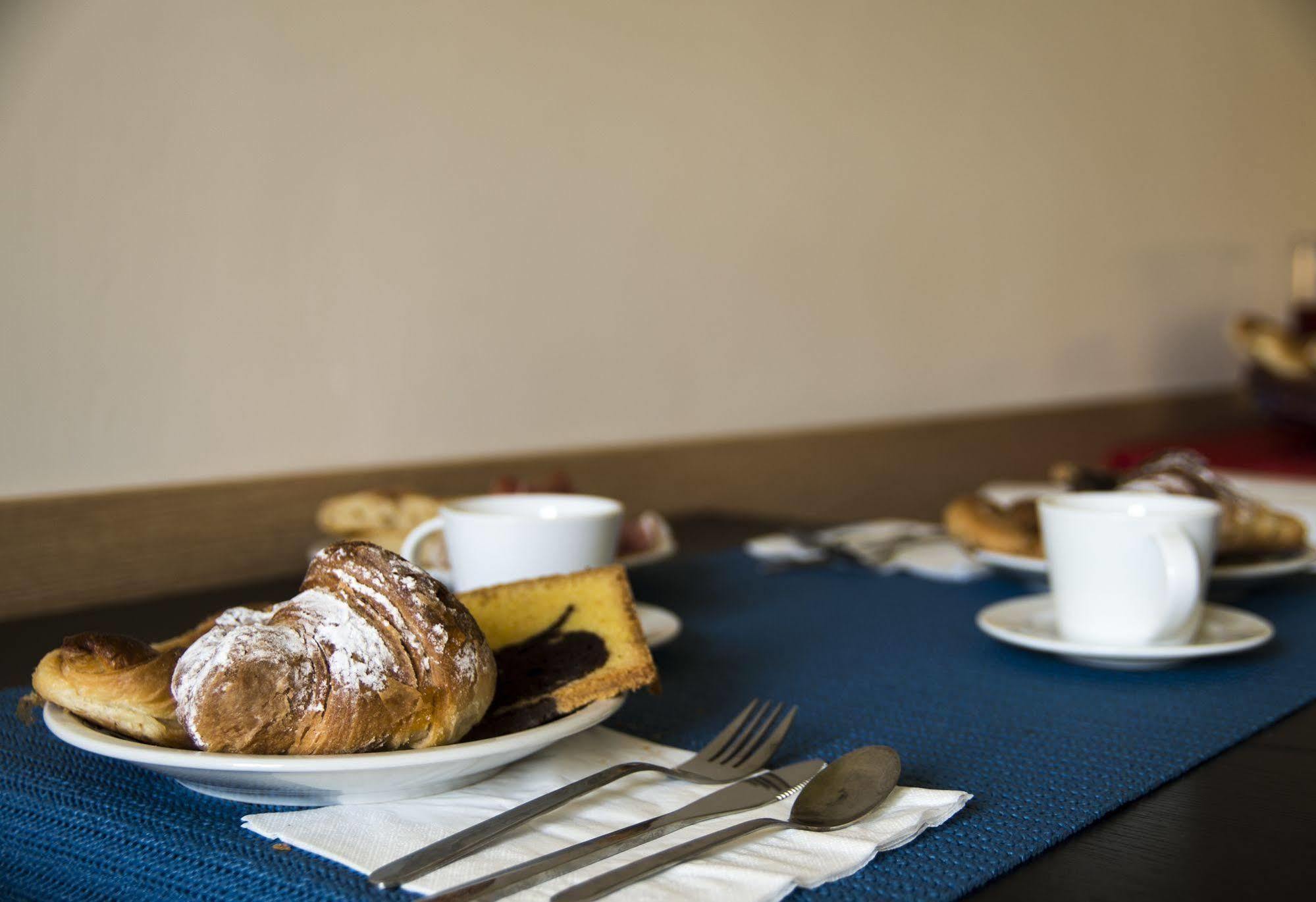 Bed and Breakfast Sotto Il Sole Di Roma Екстер'єр фото